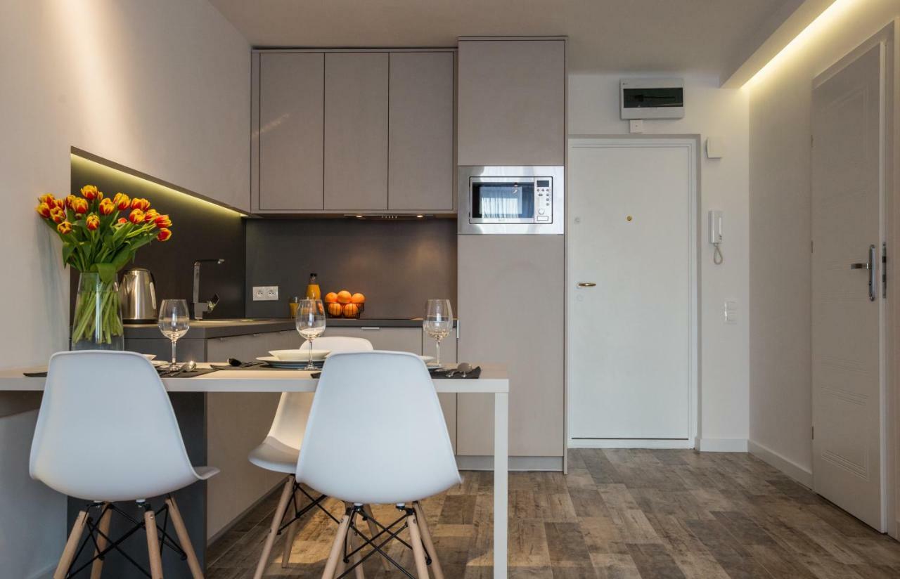 City Center Zelazna, Next To Warsaw'S Business District & Fabryka Norblina, By Warsawskyline Apartments Екстер'єр фото